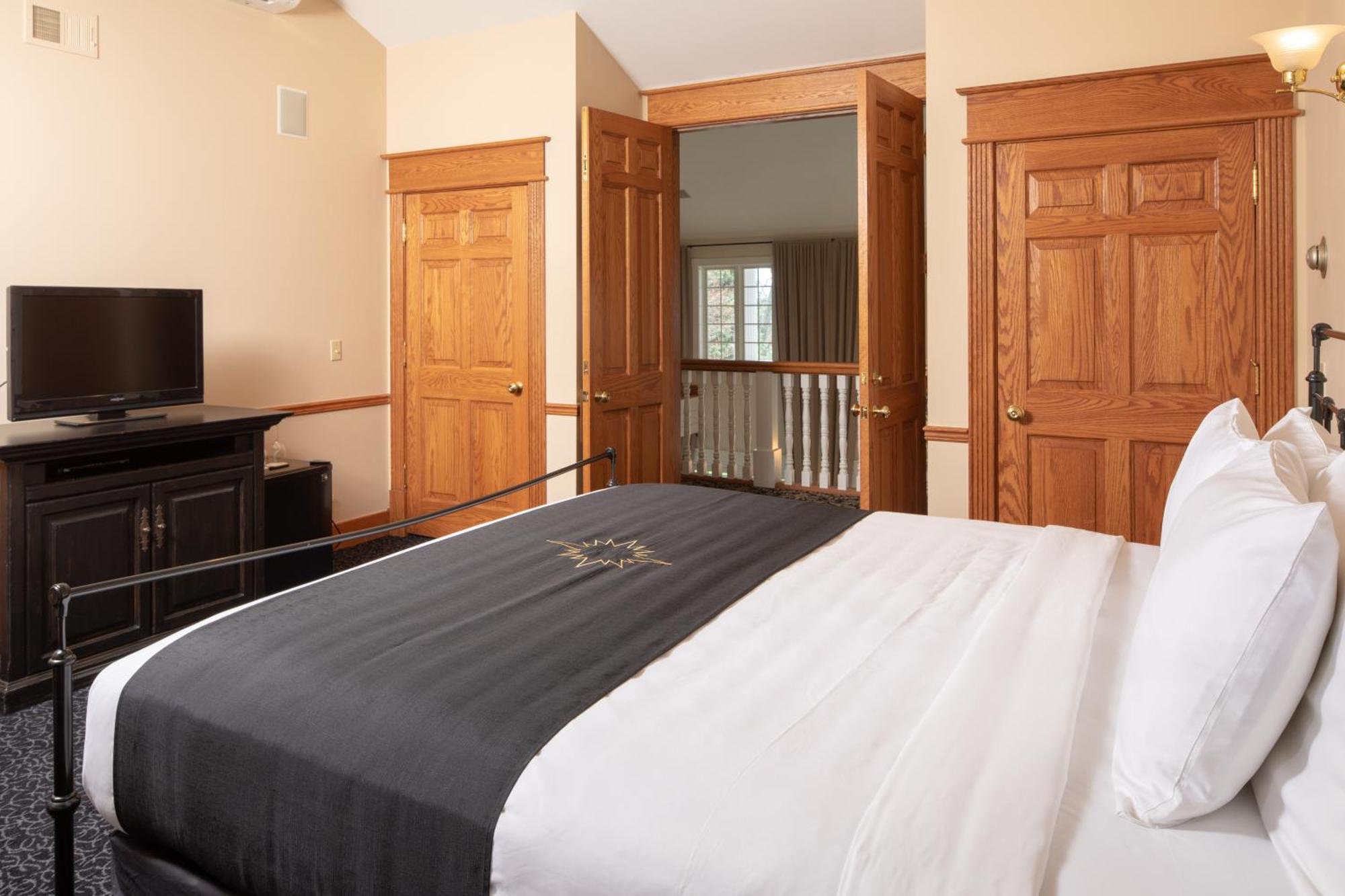 Inn At Black Star Farms Suttons Bay 客房 照片